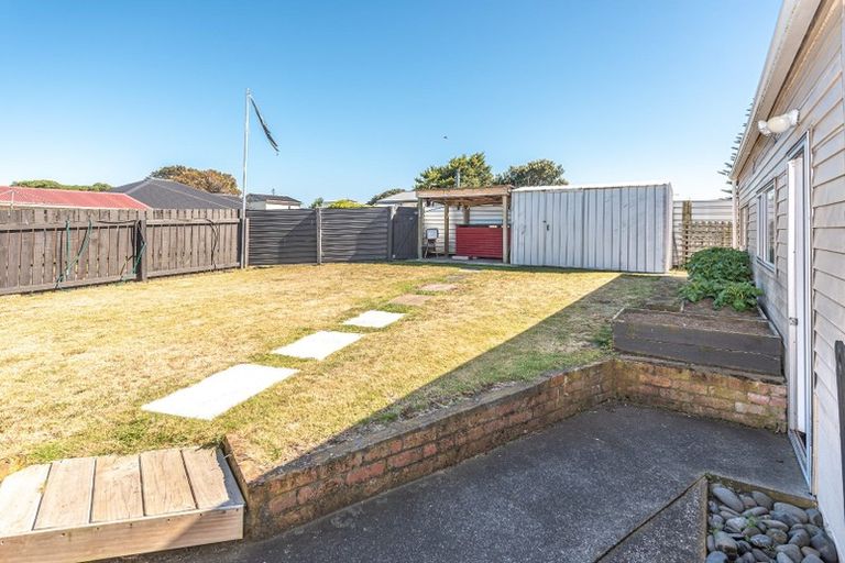 Photo of property in 64 Hinau Street, Castlecliff, Whanganui, 4501