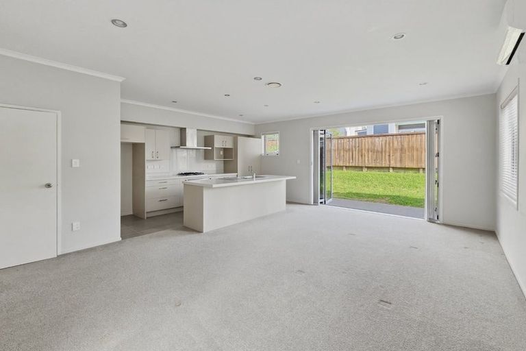 Photo of property in 39 Station Street, Hobsonville, Auckland, 0616
