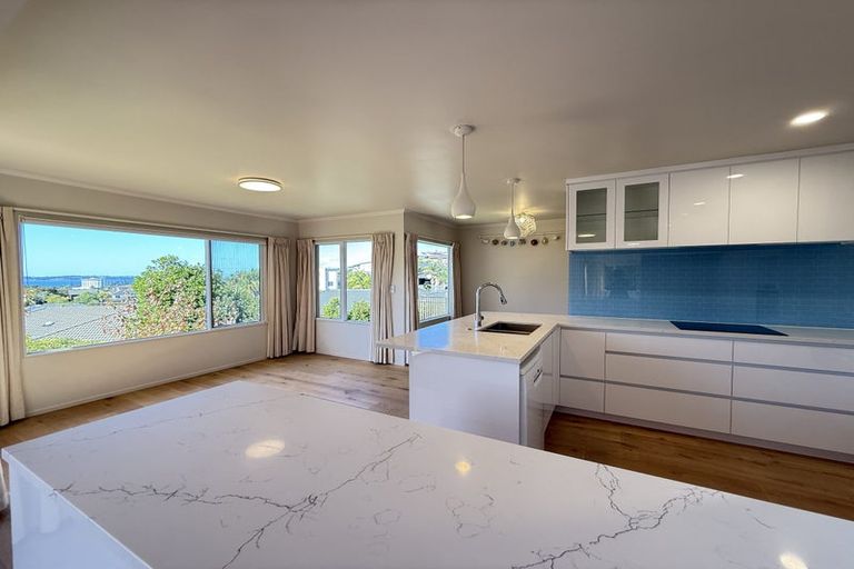Photo of property in 4 Astor Place, Orewa, 0931