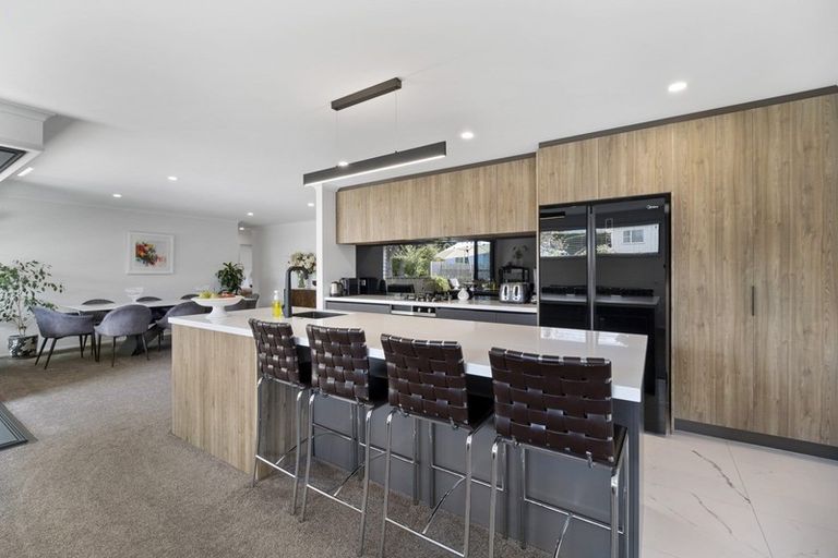 Photo of property in 5 Mackillop Way, Brooklands, New Plymouth, 4310