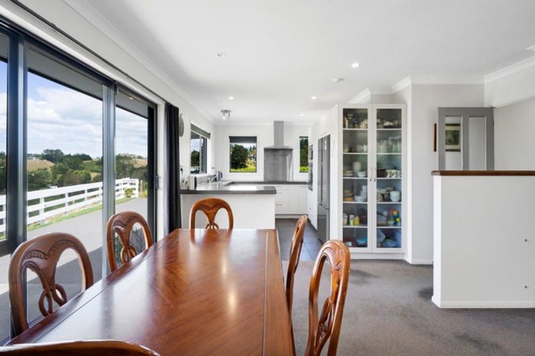 Photo of property in 90 Ridgewood Drive, Ridgewood, New Plymouth, 4371