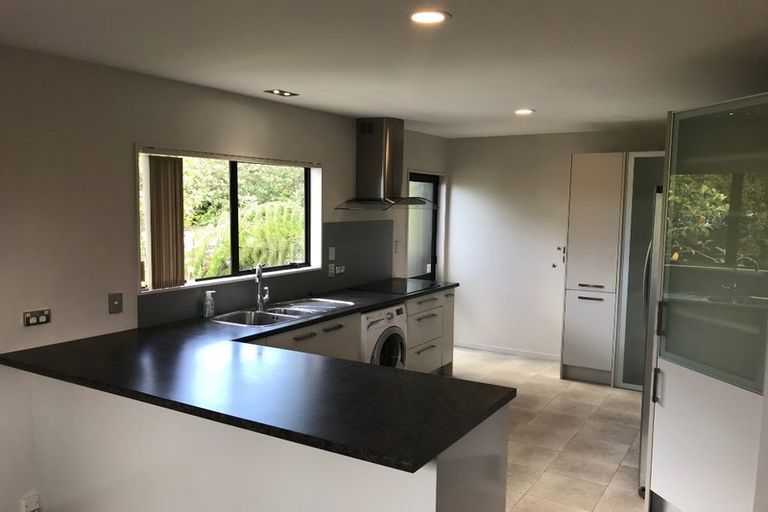 Photo of property in 25 Unsworth Drive, Unsworth Heights, Auckland, 0632