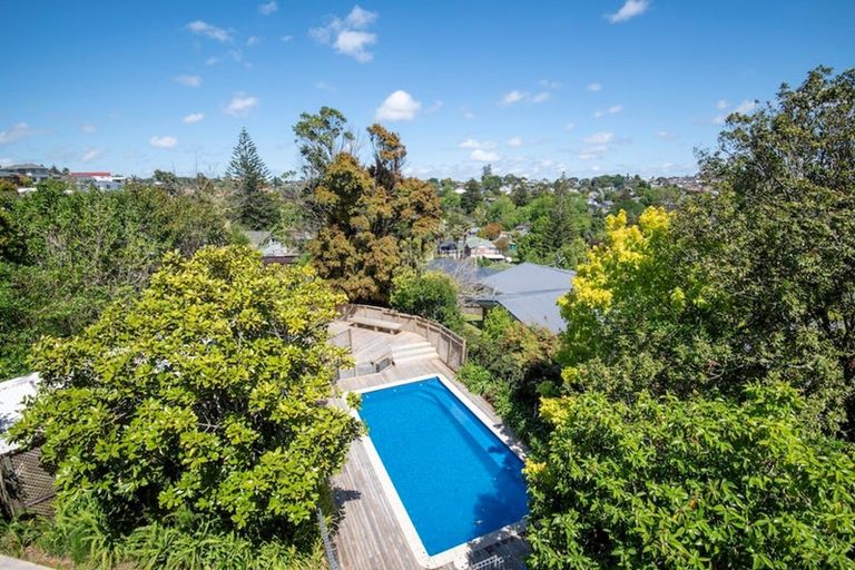 Photo of property in 7 Evelyn Road, Cockle Bay, Auckland, 2014