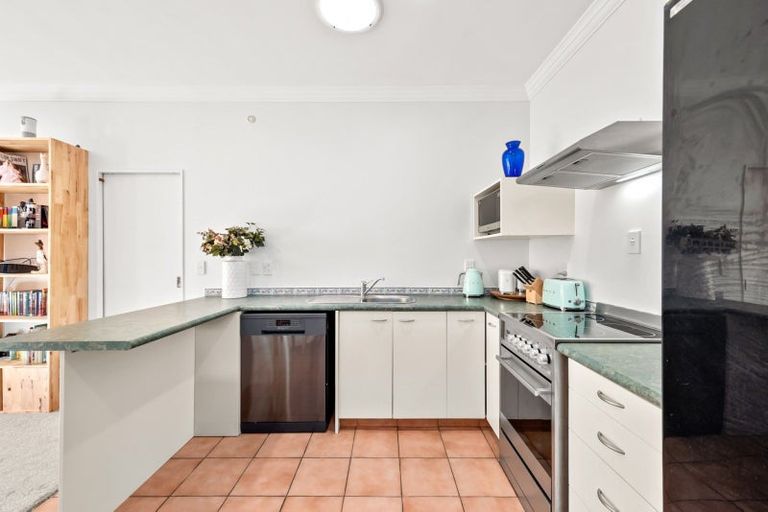 Photo of property in 2/402 Cambridge Terrace, Naenae, Lower Hutt, 5011