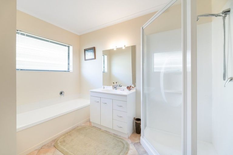 Photo of property in 14 Hanwood Way, Pyes Pa, Tauranga, 3112