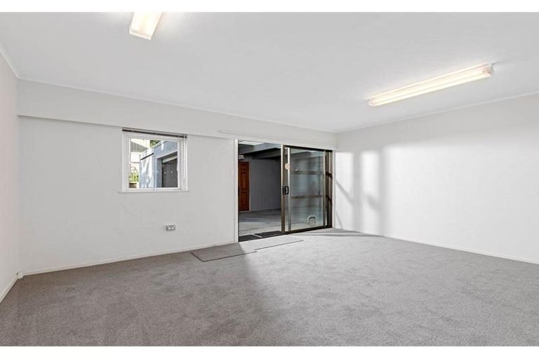 Photo of property in 319 Albany Highway, Rosedale, Auckland, 0632