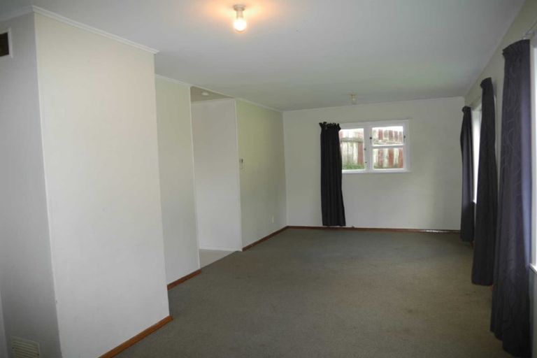 Photo of property in 7-9 York Place, Cannons Creek, Porirua, 5024
