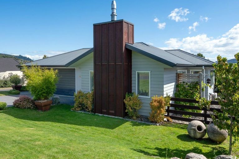Photo of property in 68 Kenrigg Road, Kinloch, Taupo, 3377