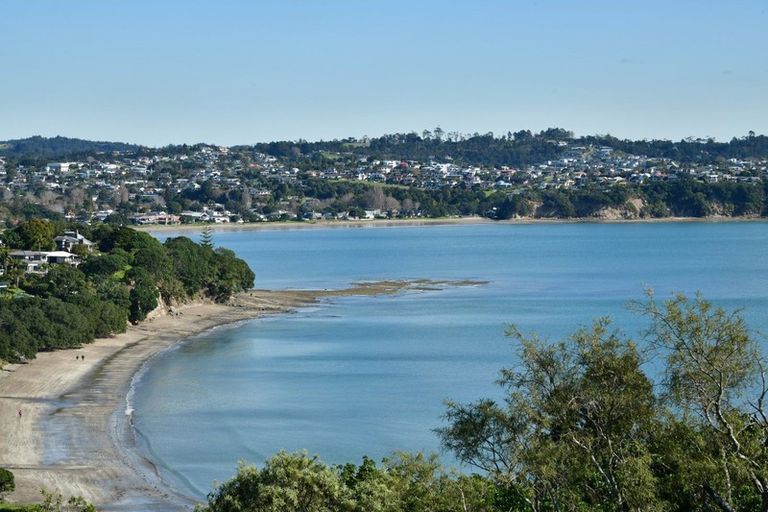 Photo of property in 1124 Whangaparaoa Road, Tindalls Beach, Whangaparaoa, 0930