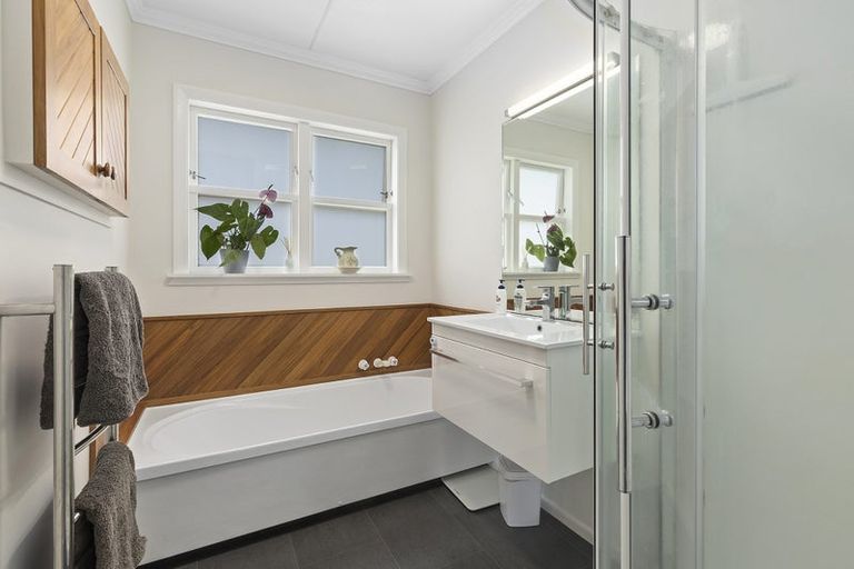 Photo of property in 19 Pembroke Street, Tawa, Wellington, 5028