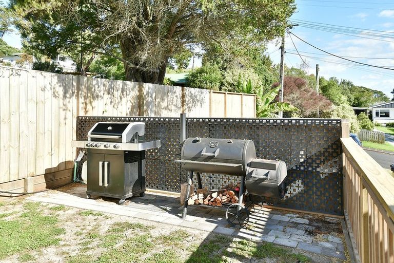 Photo of property in 22 Downer Street, Helensville, 0800