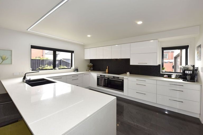 Photo of property in 8 Haineswood Lane, Sockburn, Christchurch, 8042