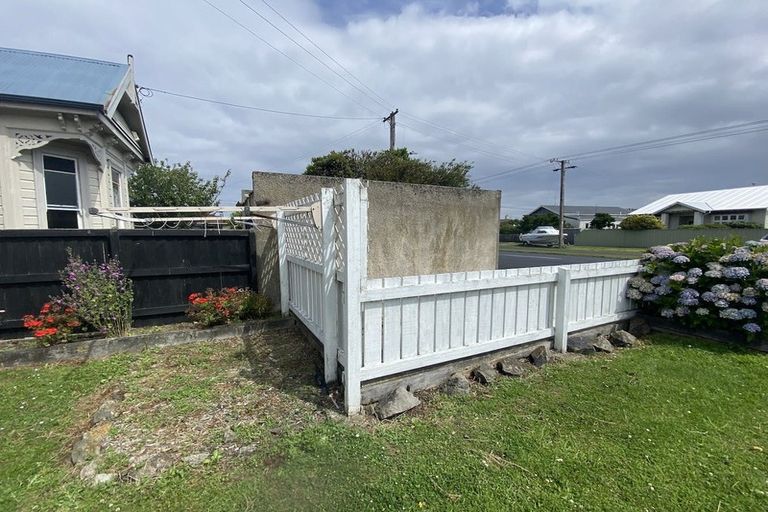 Photo of property in 23 Royal Crescent, Saint Kilda, Dunedin, 9012