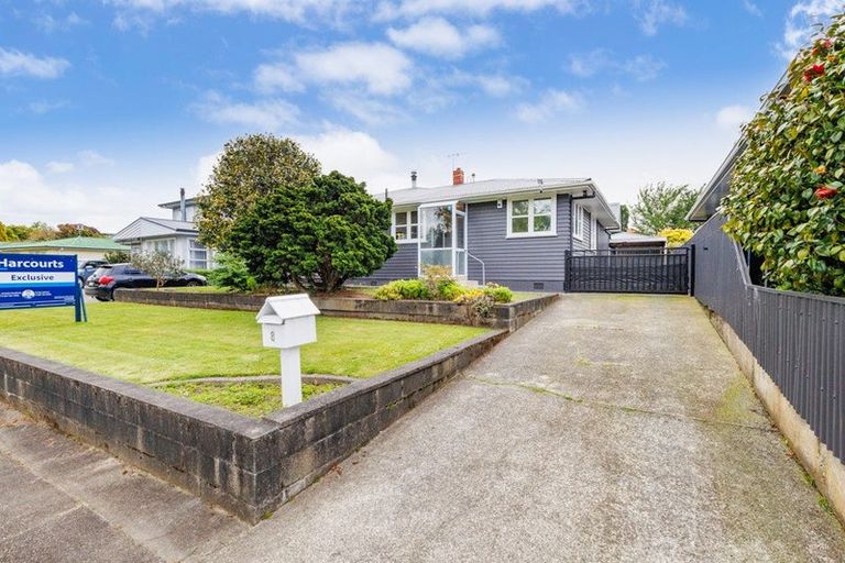 Photo of property in 8 Parkland Crescent, Terrace End, Palmerston North, 4410
