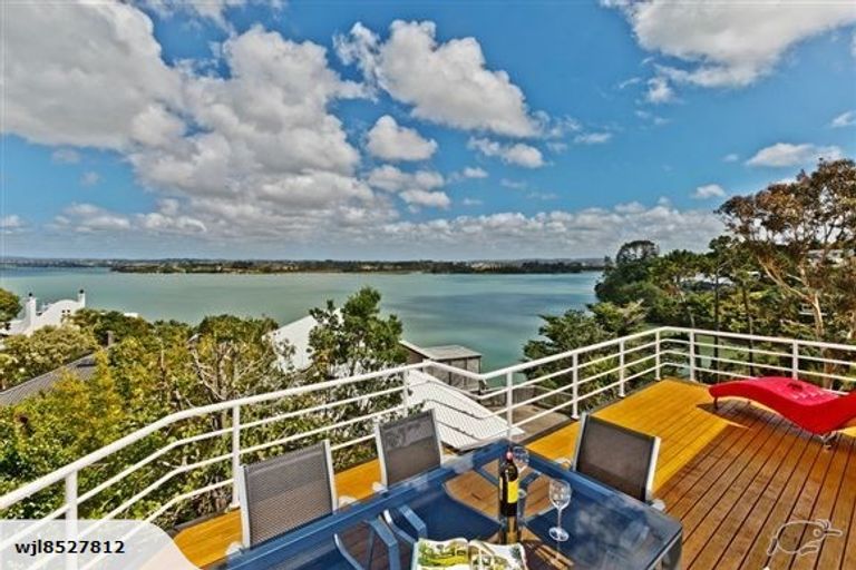 Photo of property in 2/39 Telstar Place, Beach Haven, Auckland, 0626