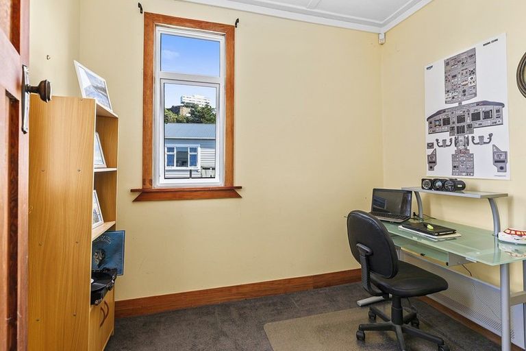 Photo of property in 38 Lerwick Terrace, Melrose, Wellington, 6022