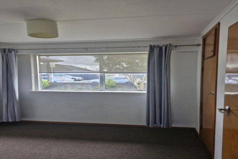 Photo of property in 74 Gover Street, New Plymouth, 4310