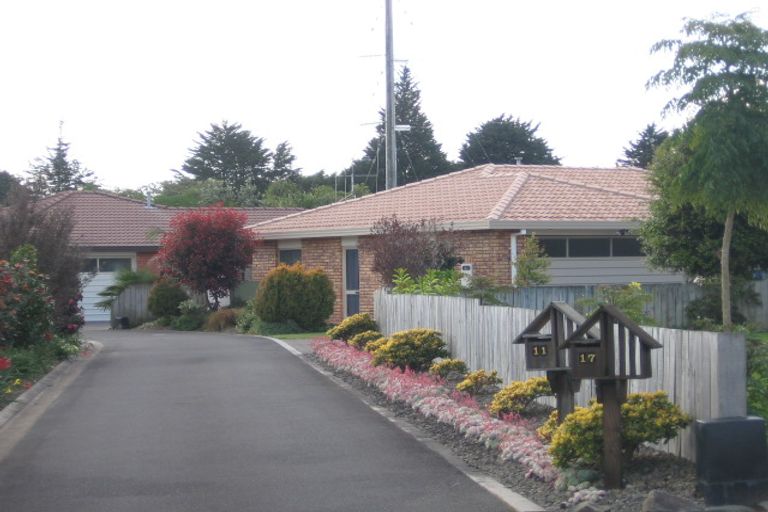 Photo of property in 17 Kalmia Dell, Mount Maunganui, 3116