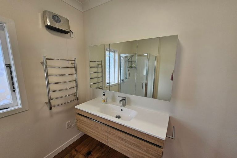Photo of property in 30 Oxford Street, Fairfield, Hamilton, 3214