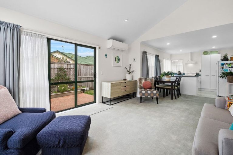 Photo of property in Miramar Villas, 22/3 Byron Street, Miramar, Wellington, 6022