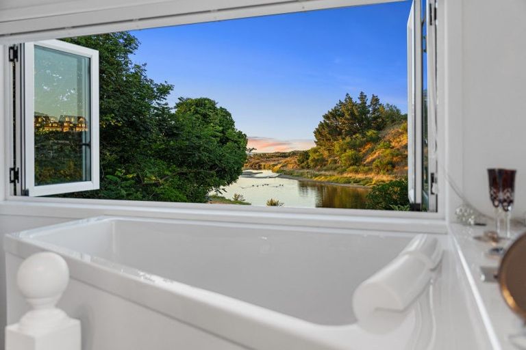 Photo of property in 17 Makora Road, Otaihanga, Paraparaumu, 5036