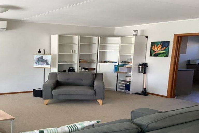 Photo of property in 1/1 Ocean View Road, Hillcrest, Auckland, 0627