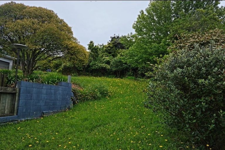 Photo of property in 15 Noeleen Street, Glenfield, Auckland, 0629