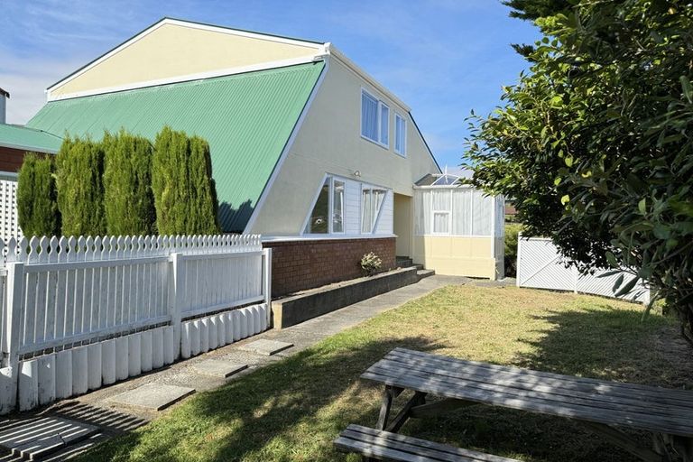 Photo of property in 3 Atwood Grove, Churton Park, Wellington, 6037