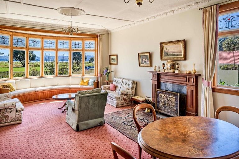 Photo of property in 35 Marine Parade, Eastbourne, Lower Hutt, 5013