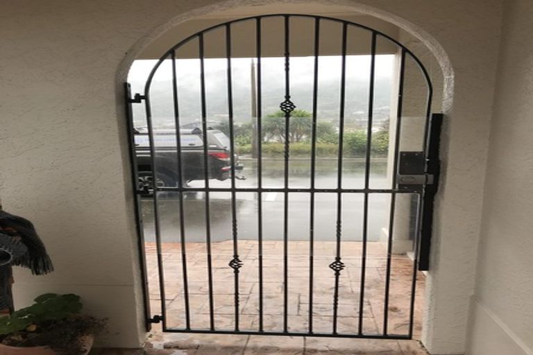 Photo of property in 11-19 Wellington Street, Picton, 7220