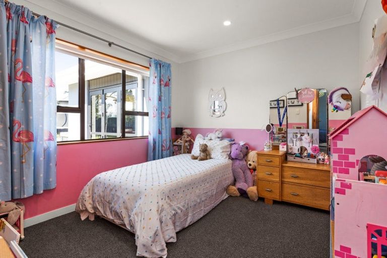 Photo of property in 1 Spriggs Crescent, Greenmeadows, Napier, 4112
