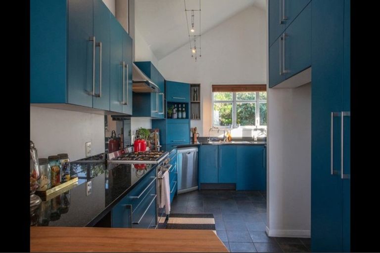 Photo of property in 28 View Road, Houghton Bay, Wellington, 6023