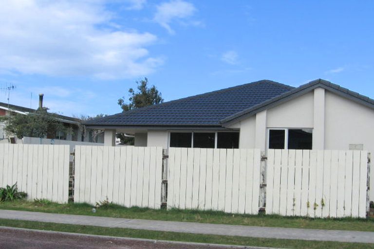 Photo of property in 2 Mccall Avenue, Pauanui, Hikuai, 3579