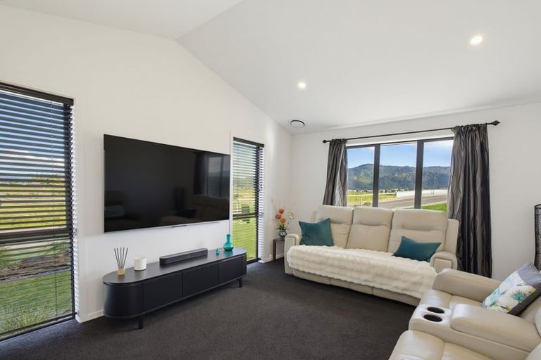 Photo of property in 3 Awatea Drive, Whitianga, 3510