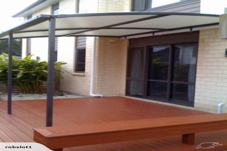 Photo of property in 43 Harrowglen Drive, Northcross, Auckland, 0630