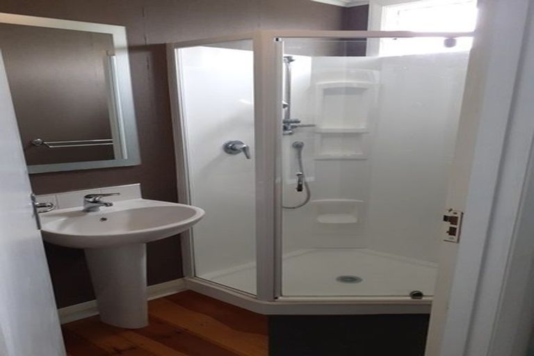 Photo of property in 6 Hughes Avenue, Hokowhitu, Palmerston North, 4410