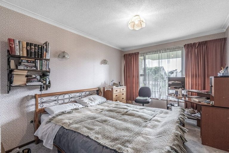 Photo of property in 2 Calder Place, Winton, 9720