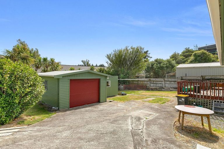 Photo of property in 67 Bell Street, Tawa, Wellington, 5028