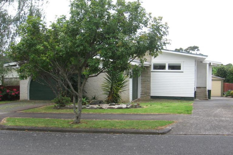 Photo of property in 14 Jade Avenue, Pakuranga Heights, Auckland, 2010