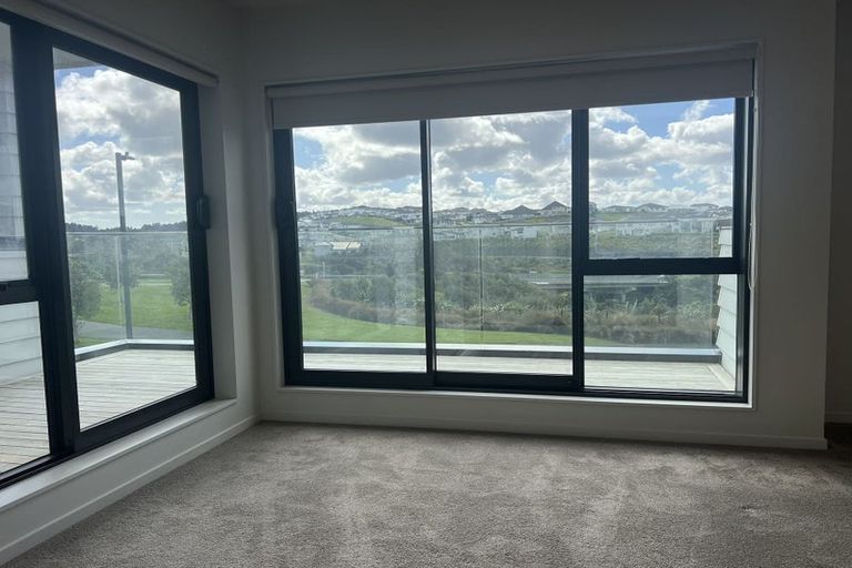 Photo of property in 6 Arran Point Parade, Orewa, 0931