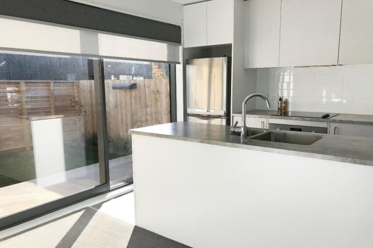 Photo of property in 1/12 Stanley Street, Berhampore, Wellington, 6023