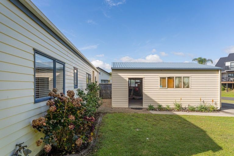 Photo of property in 128 Kowhai Avenue, Matarangi, Whitianga, 3592