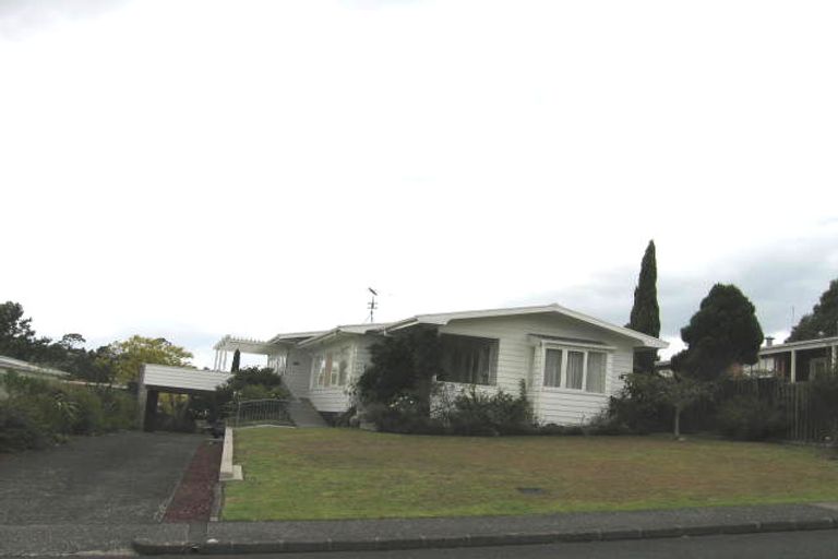 Photo of property in 35 Blakeborough Drive, Forrest Hill, Auckland, 0620