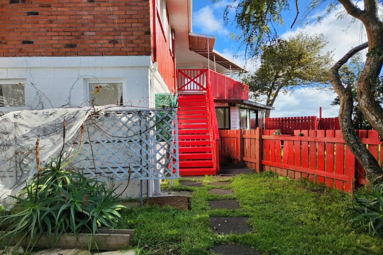 Photo of property in 32 Kirkbride Road, Mangere Bridge, Auckland, 2022