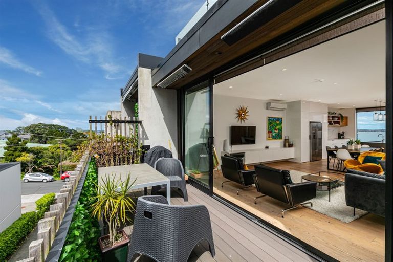 Photo of property in Sugar Lane Apartments, 5/31 Rawene Road, Birkenhead, Auckland, 0626