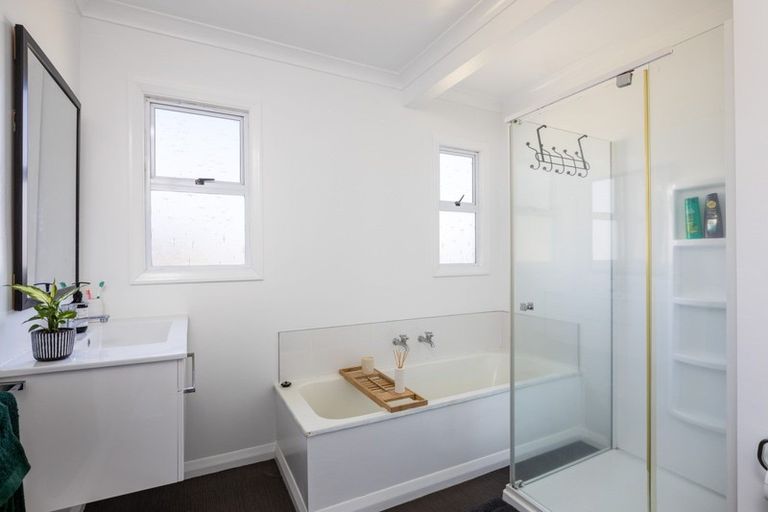 Photo of property in 88 South Road, Blagdon, New Plymouth, 4310