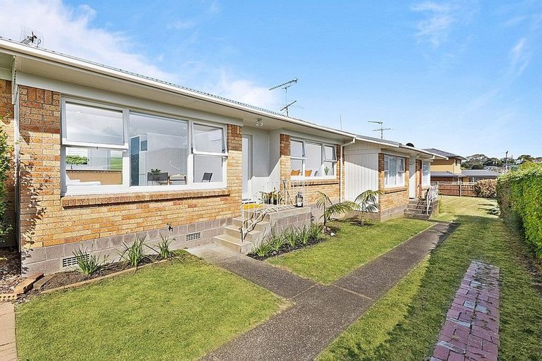 Photo of property in 2/5 Otakau Road, Milford, Auckland, 0620