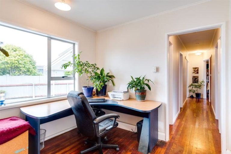 Photo of property in 10 Dinwiddie Avenue, Onekawa, Napier, 4110