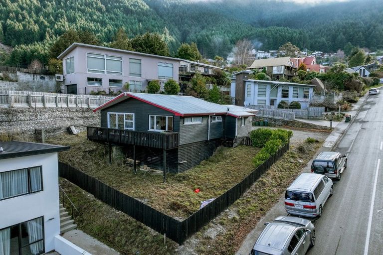 Photo of property in 236 Fernhill Road, Sunshine Bay, Queenstown, 9300
