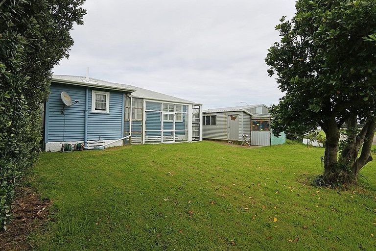 Photo of property in 167 Tasman Street, Opunake, 4616